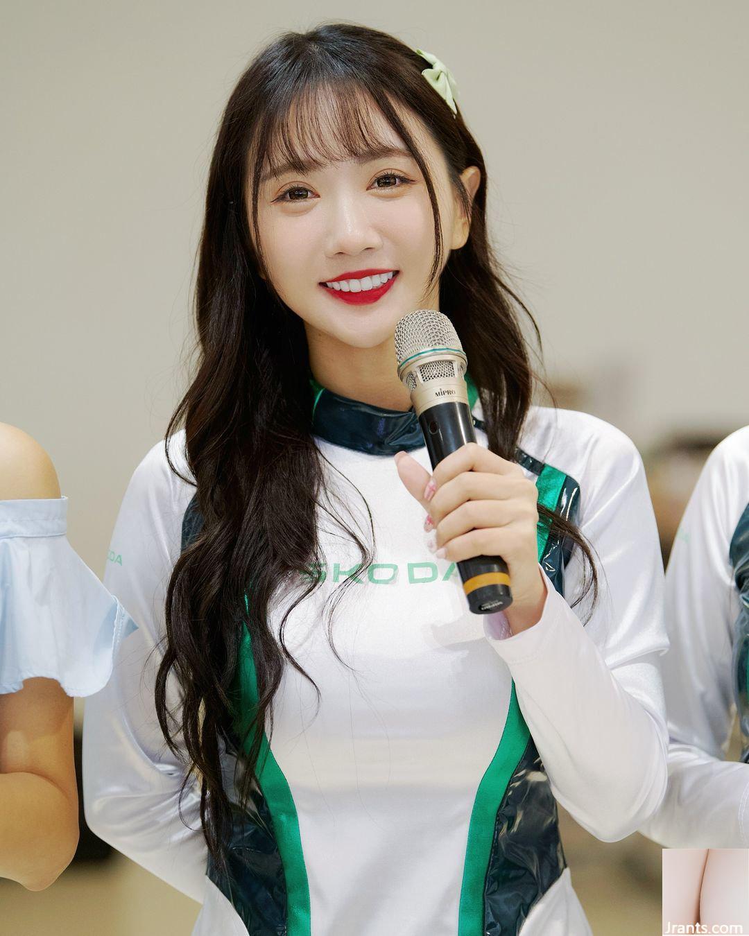 Người đẹp cổ vũ “Xiao Zhen Nai” sở hữu vóc dáng tuyệt đẹp, vẻ ngoài nóng bỏng và quyến rũ khó cưỡng (10P)