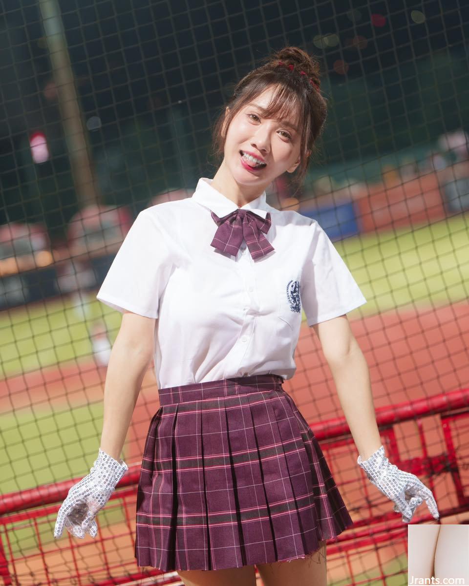 Người đẹp cổ vũ “Xiao Zhen Nai” sở hữu vóc dáng tuyệt đẹp, vẻ ngoài nóng bỏng và quyến rũ khó cưỡng (10P) - Ảnh 9