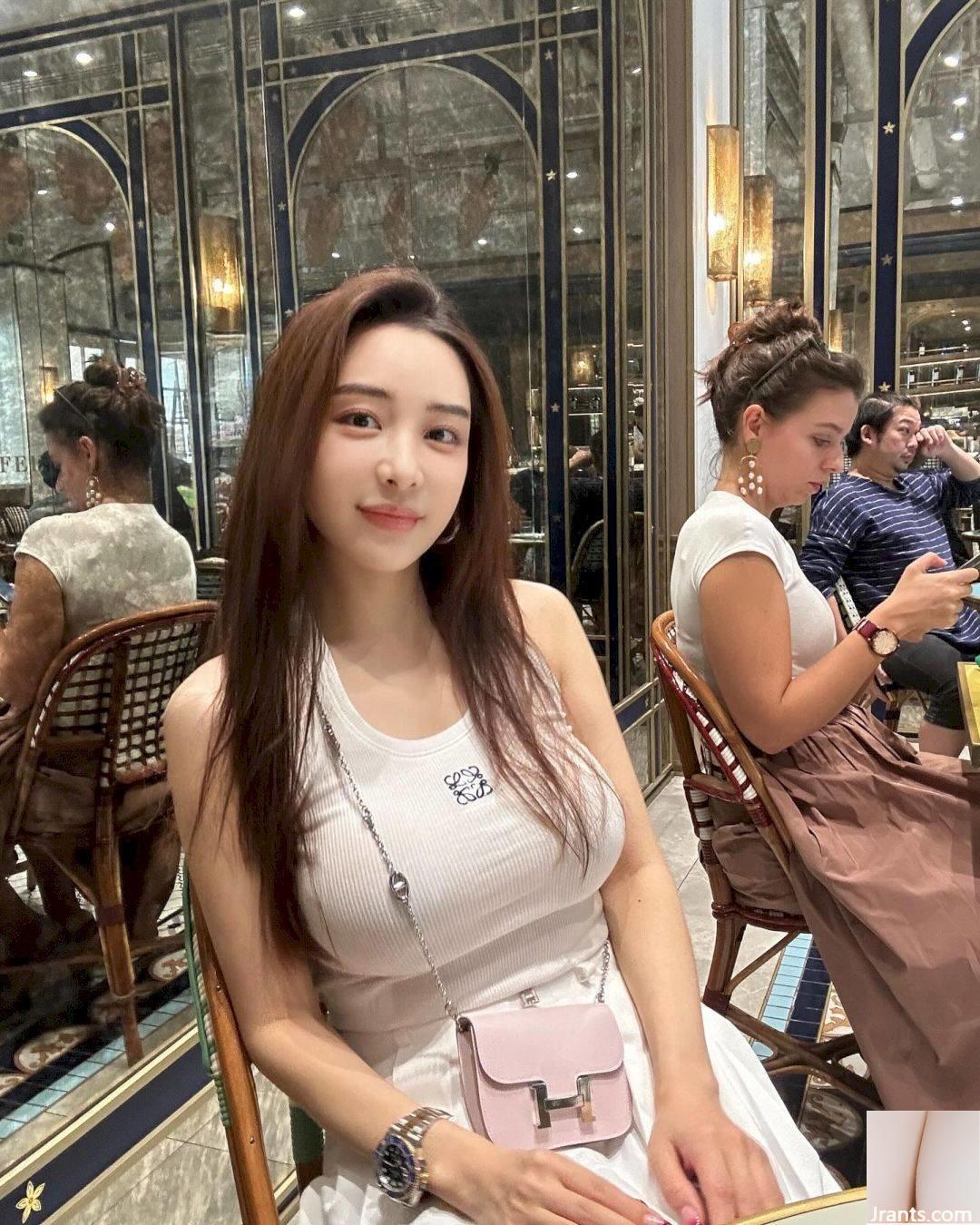 Nữ họa sĩ xinh đẹp Wang Sichun, gợi cảm và quyến rũ - Ảnh 7