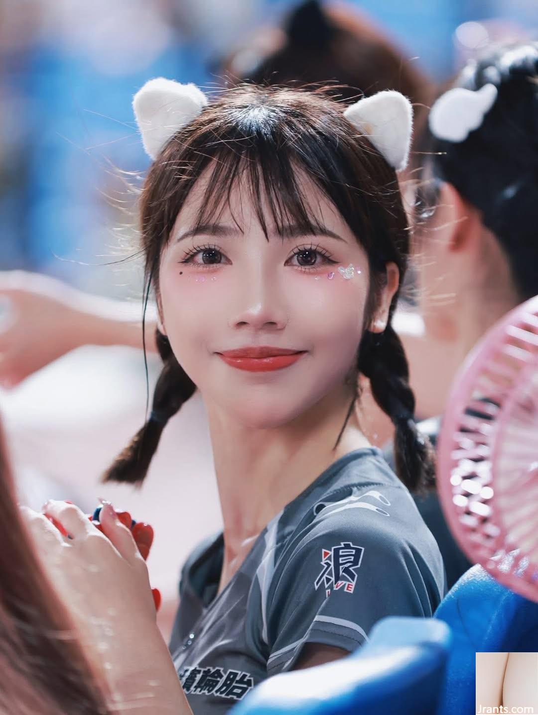 Thân hình hoàn hảo của “Peng Peng” là tâm điểm thị giác tuyệt đối (10P)