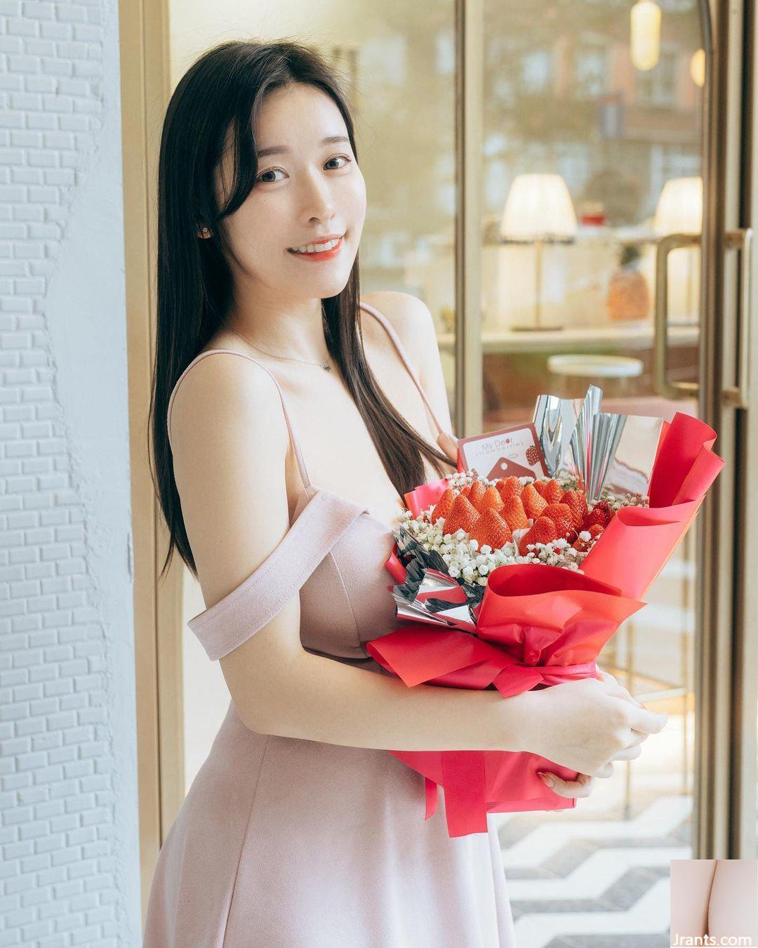 “La Xiaola” sở hữu nụ cười rạng rỡ, gương mặt hoàn hảo cùng thân hình quyến rũ (10P) - Ảnh 9