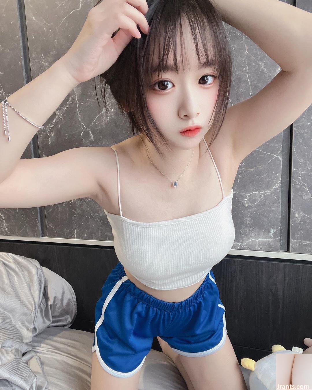 Góc nhìn quyến rũ về bộ ngực đẹp của “Nina ngực nhỏ” khiến bạn sôi máu (10P) - Ảnh 3