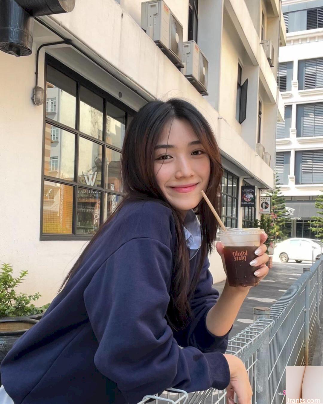 Hot girl Malaysia Sammie có nụ cười siêu ngọt ngào - Ảnh 15