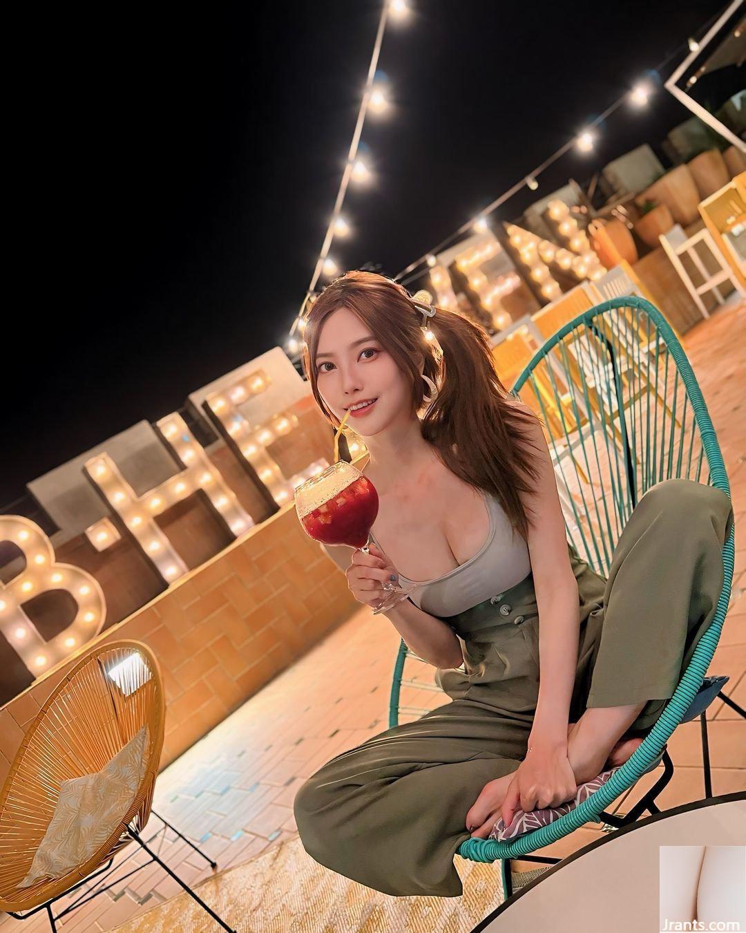 Người mẫu nóng bỏng “Zhang Xiaoyi” có thân hình cong như vậy, bức ảnh khi cô chụp ảnh tự sướng quá đẹp (10P)