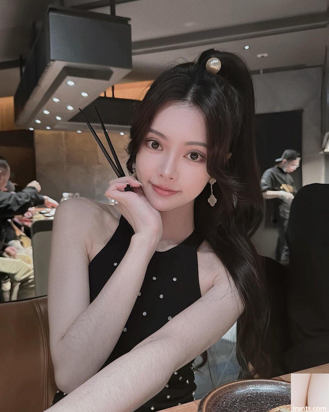 Người mẫu thời trang trẻ “Zhuang Shujie” đầy đặn đến mức tràn ra ngoài. Bộ ngực trắng nõn xinh đẹp quá ngon (10P)