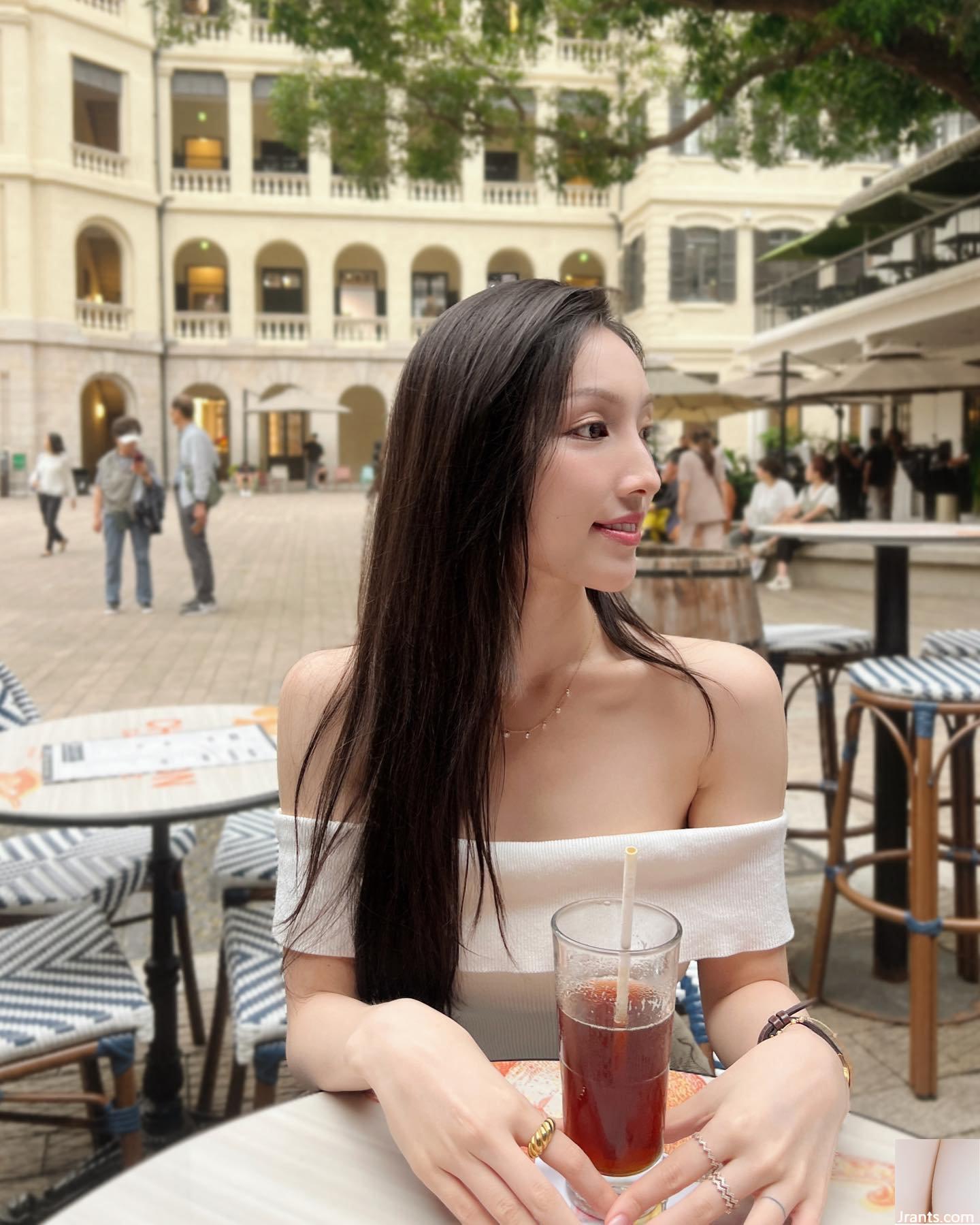 Hình ảnh J nổi tiếng của cô gái Hồng Kông hedy_hoiyi: sự kết hợp hoàn hảo giữa thanh lịch và quyến rũ! - Ảnh 32