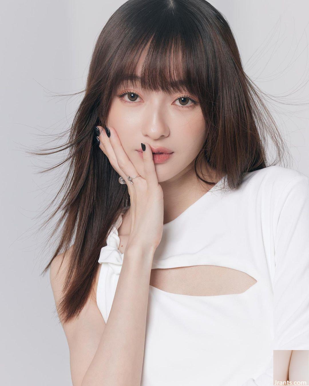 Người đẹp Internet “Ge Yingxuan” có nụ cười quyến rũ với đôi mắt ngấn nước (10P) - Ảnh 7