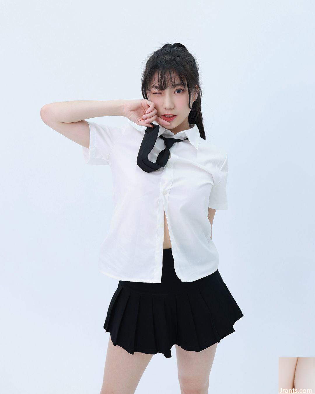 Ngoại hình siêu ngọt ngào của “Qianqian” khiến người ta mê mẩn, trút vũ khí tà ác (10P)