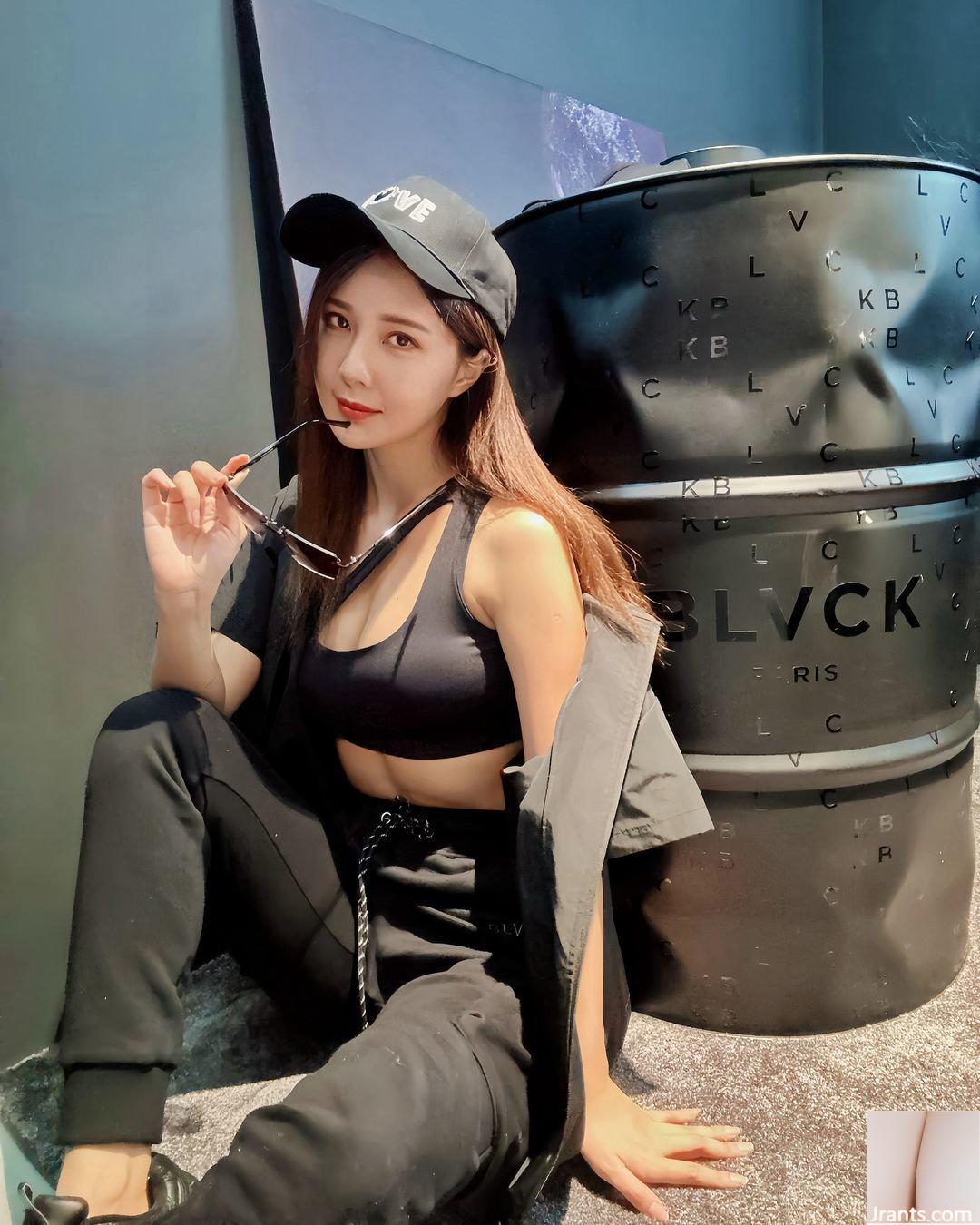 Hot girl “Yu QingMin” không giấu được vóc dáng chuẩn, trắng trẻo, dịu dàng và không tì vết (10P)