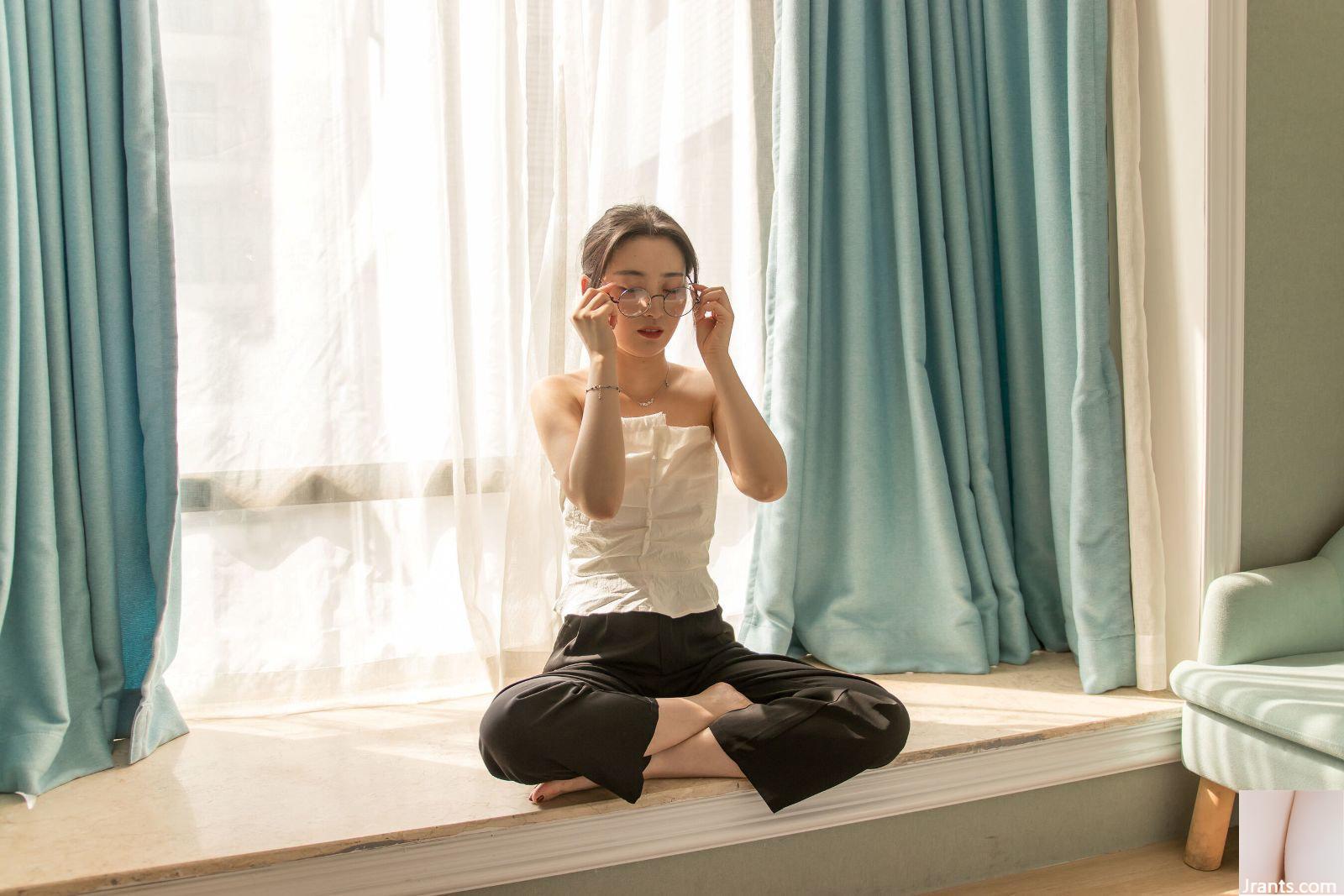 Bộ ảnh riêng tư trên cơ thể cô gái đeo kính PKG của người mẫu Trung Quốc (2021.08.02)-01 (100P) - Ảnh 6