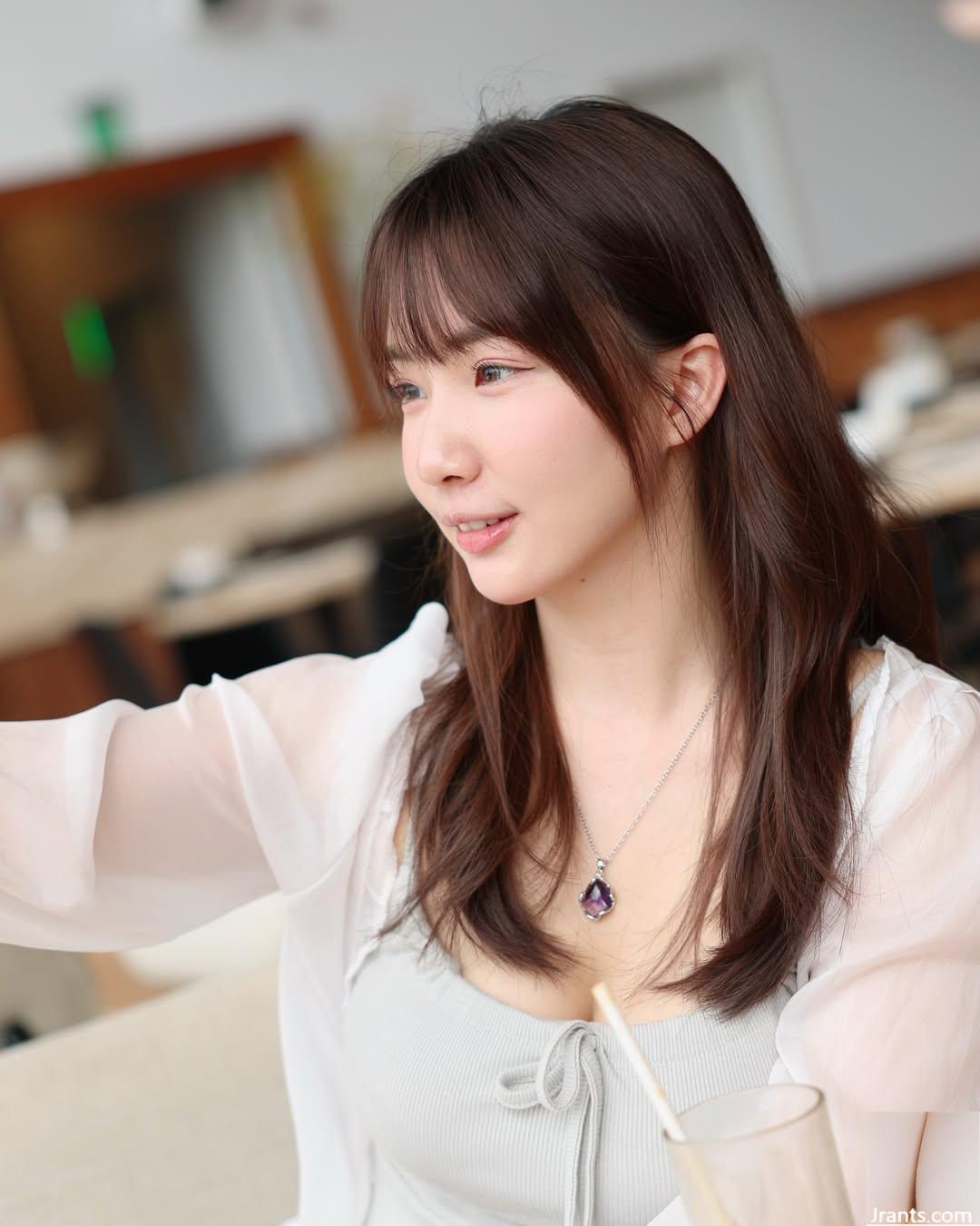 “Sisi” có đôi mắt to, nụ cười ngọt ngào và dáng người rất đẹp (10P) - Ảnh 4