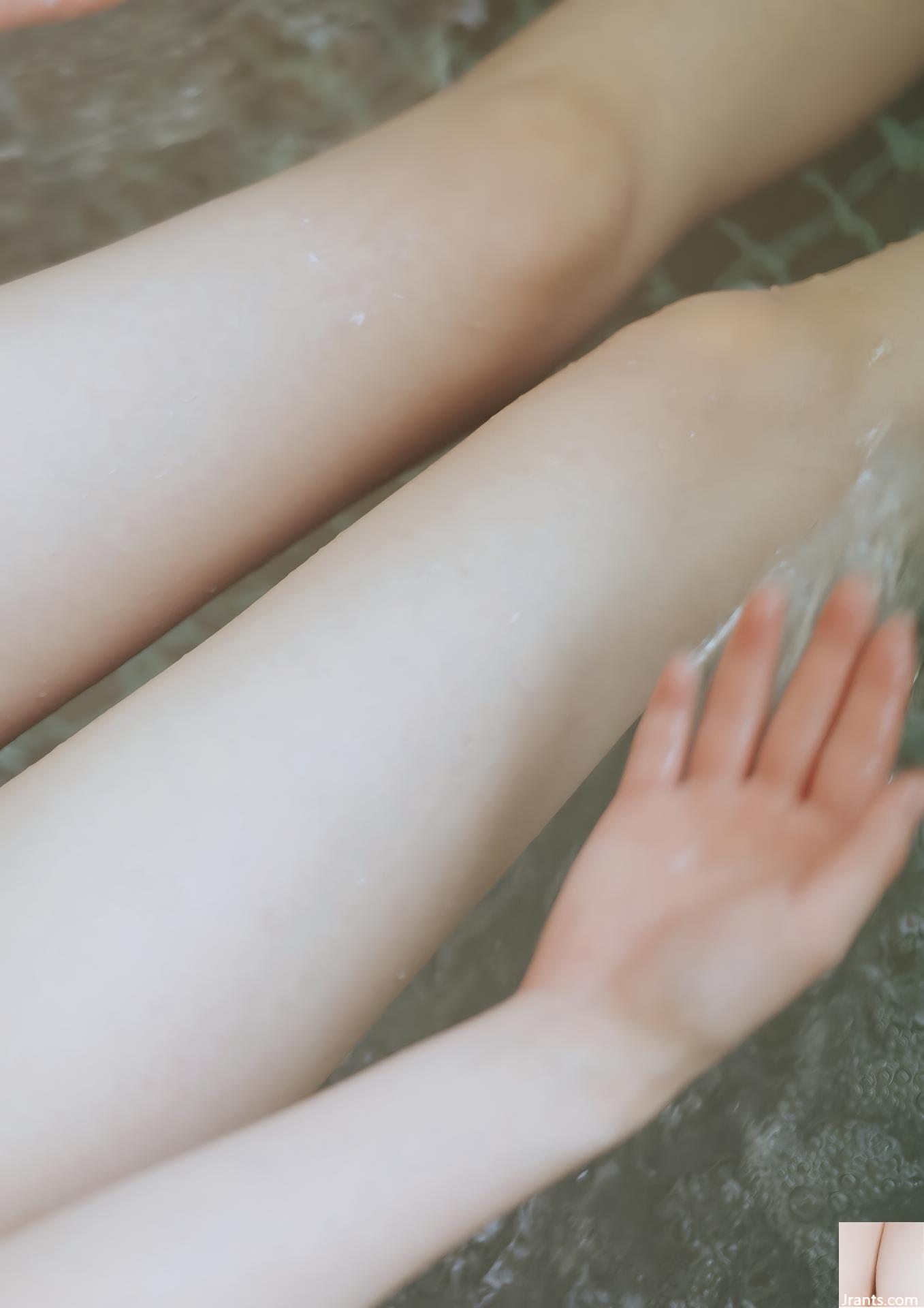 (Funai Miku) Bộ ngực đẹp siêu bắt mắt và đôi chân dài lộ ra cùng một lúc (30P) - Ảnh 27