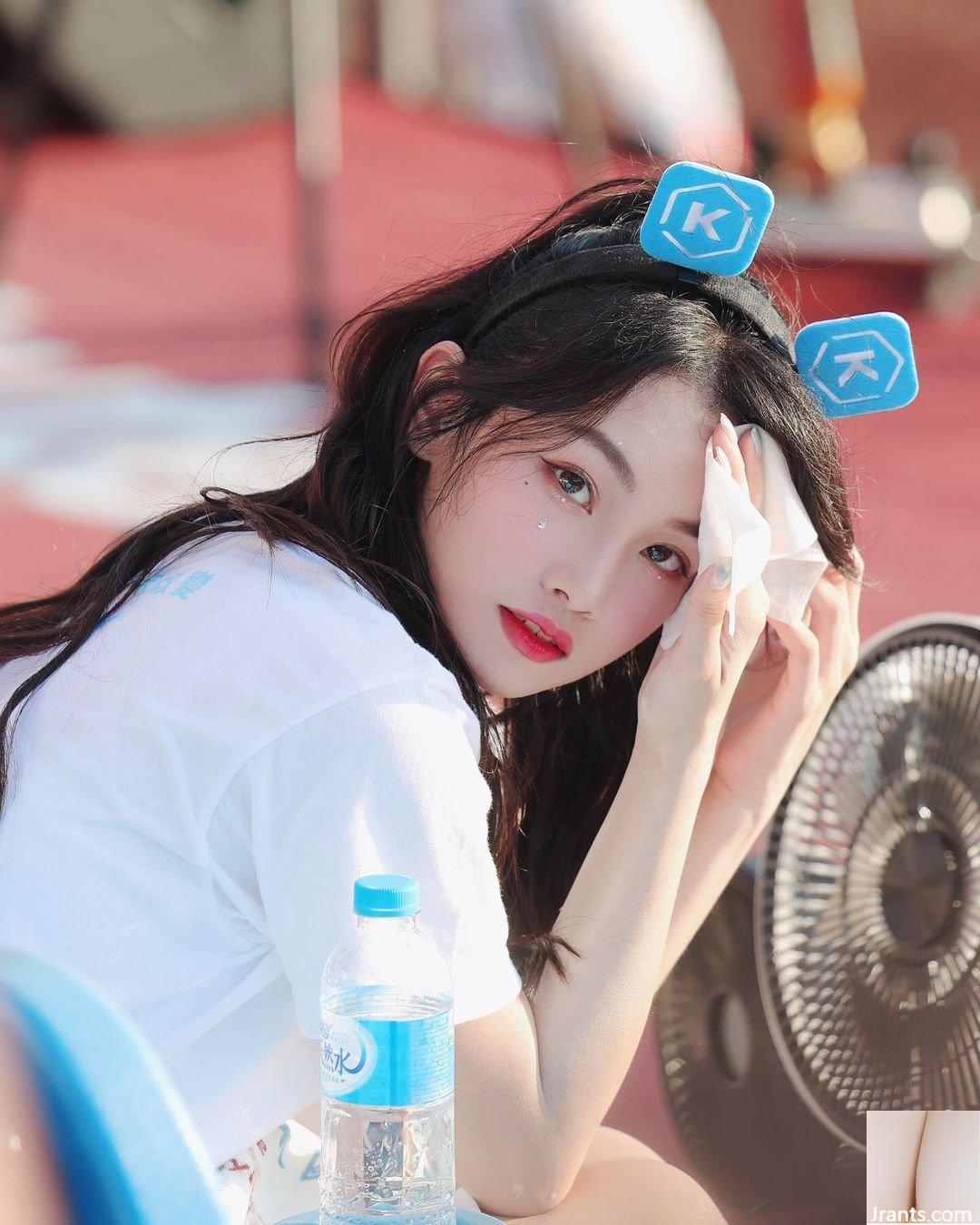 Hot girl “Li Yun” sở hữu làn da hồng hào, để lộ gương mặt dễ thương và vóc dáng dữ tợn (10P) - Ảnh 4