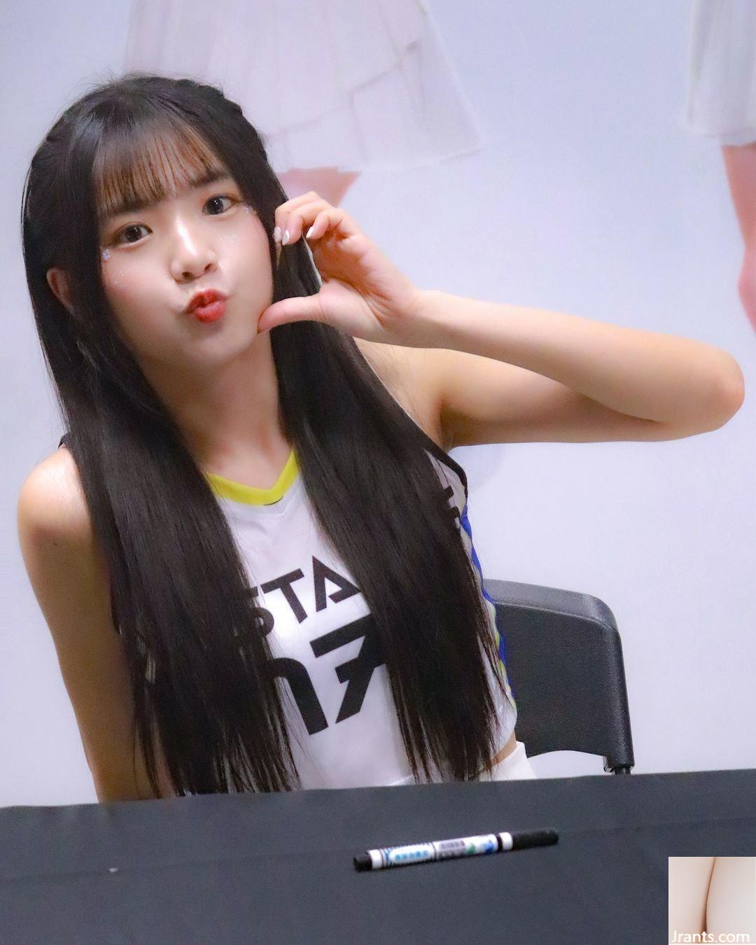 Cô gái xinh đẹp “Xiaxiao” có khuôn mặt ngọt ngào và khí chất, toát lên thần tiên (10P)