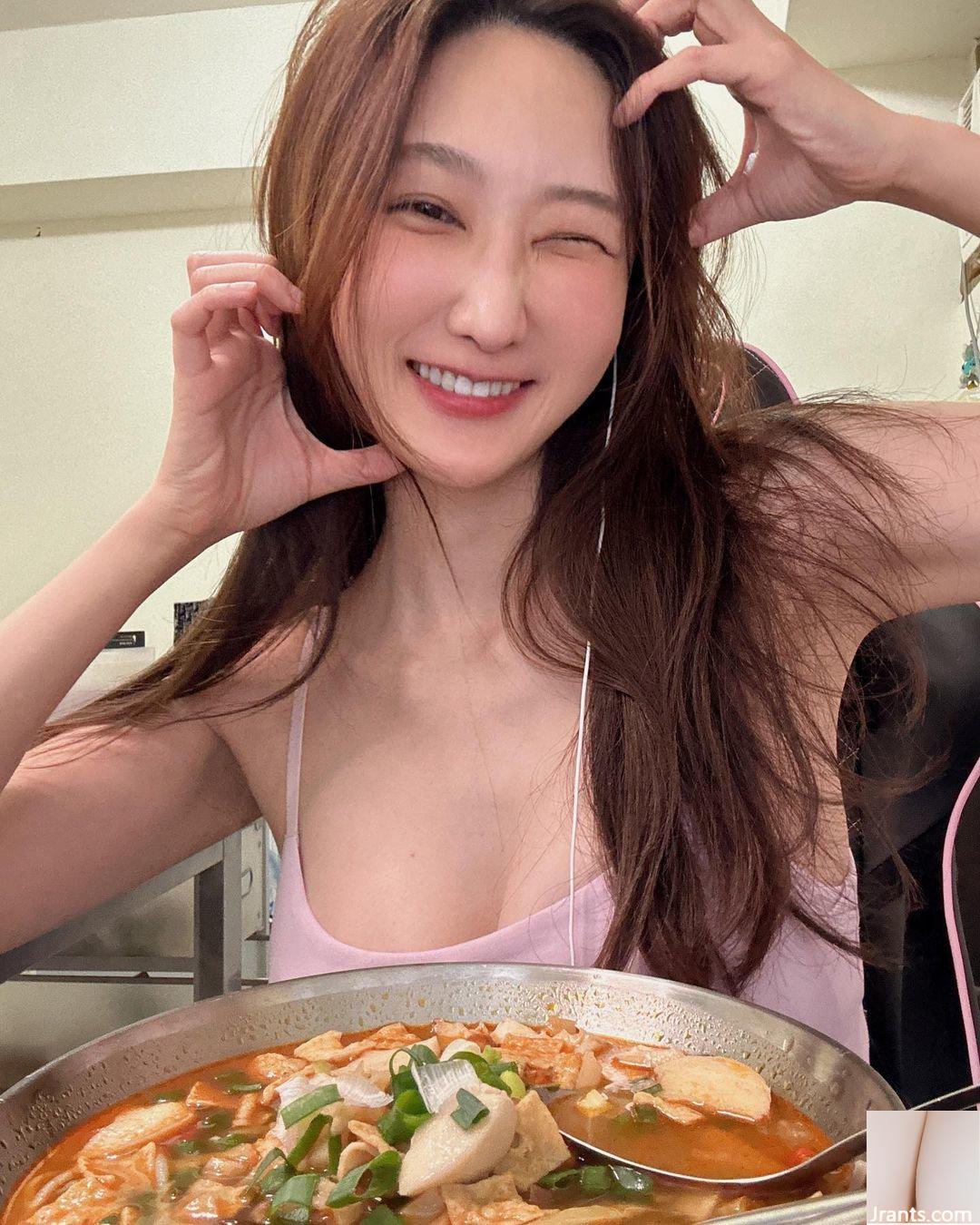Hot girl “Buckwheat” sở hữu vóc dáng gợi cảm, quyến rũ với bộ ngực đẹp (10P) - Ảnh 6