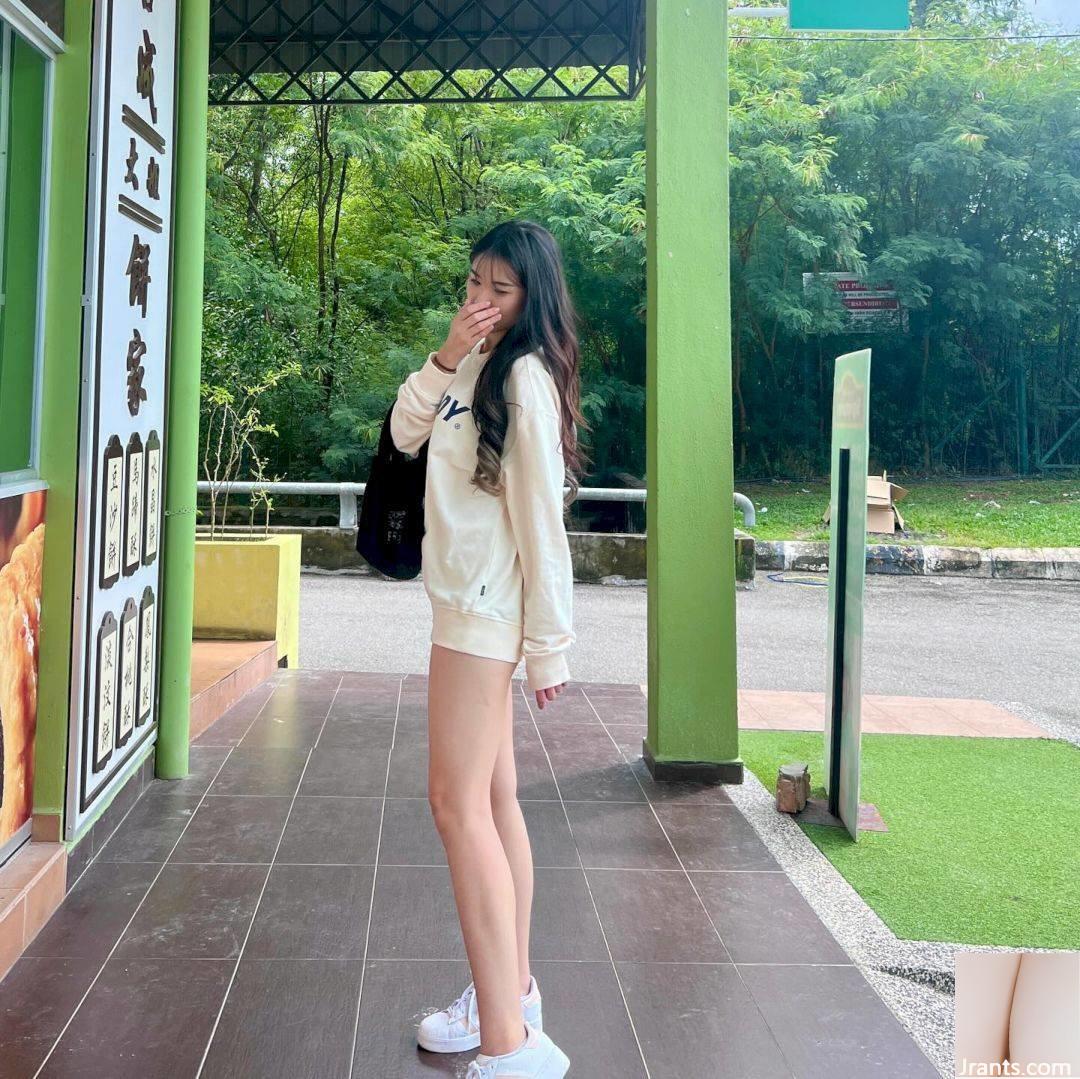 Gái Malaysia vui chơi công viên nước, trang phục xuyên thấu quá bắt mắt - Ảnh 7