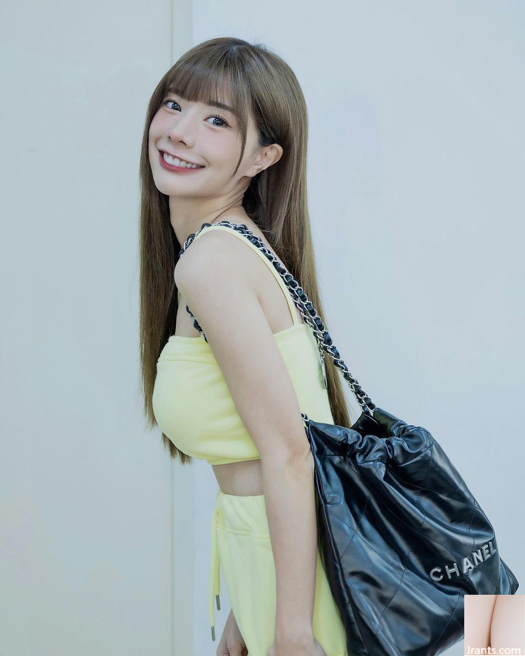 MC cổ vũ chính trực nhất “Lin Airong” trong bộ ảnh xinh đẹp với vẻ mặt mờ mịt đến mức oi bức (10P) - Ảnh 9