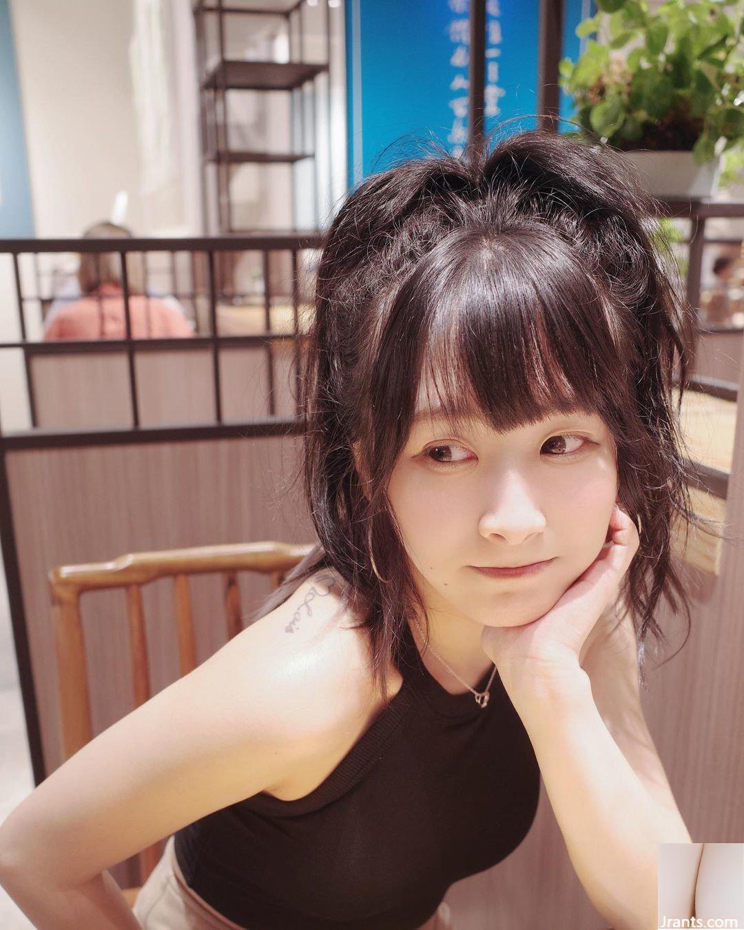 Cô gái xinh đẹp “Lu Zixuan Lois” có khuôn mặt ngọt ngào và cảm giác yêu đời (10P) - Ảnh 9