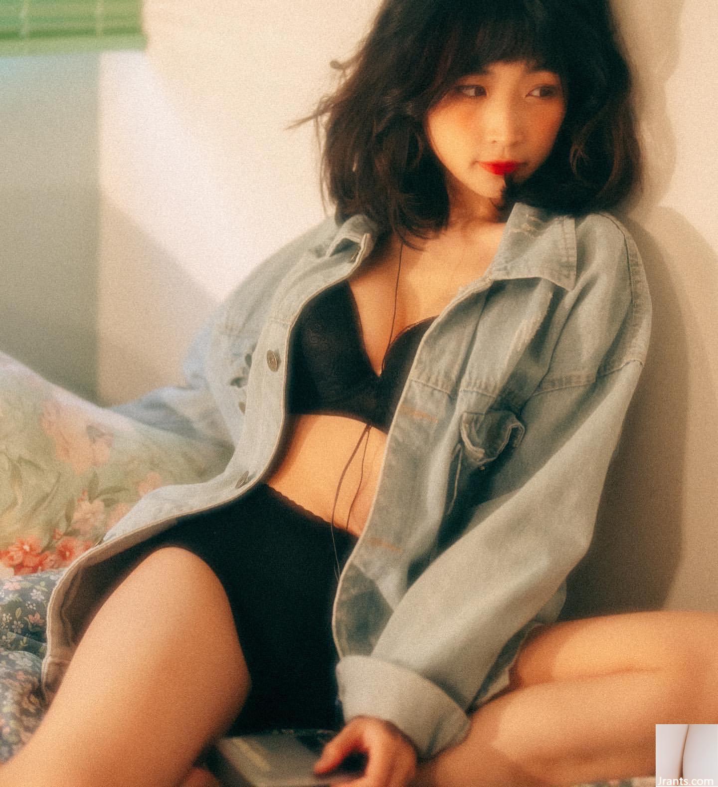 Lộ ảnh du thuyền sang chảnh của nữ Youtuber Hong Kong? (Bạn W: Góc này sắc nét quá (11P) - Ảnh 2