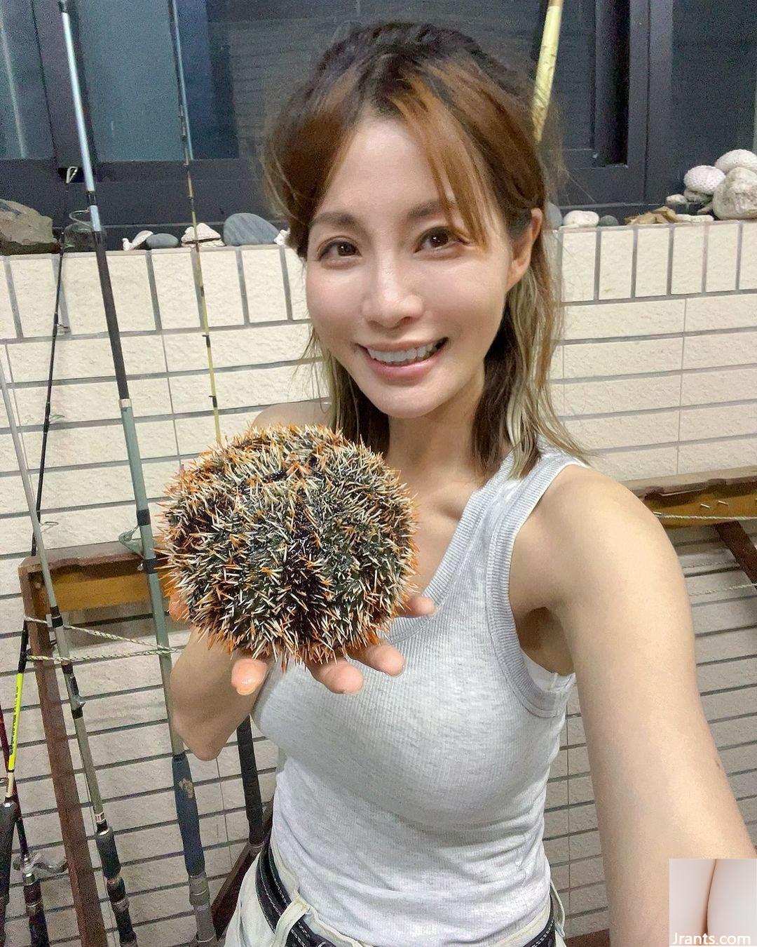 Hot girl “Cai Zhen” bộc lộ sức hút gợi cảm với đường cong siêu điên cuồng và tỷ lệ thần thánh (10P) - Ảnh 4