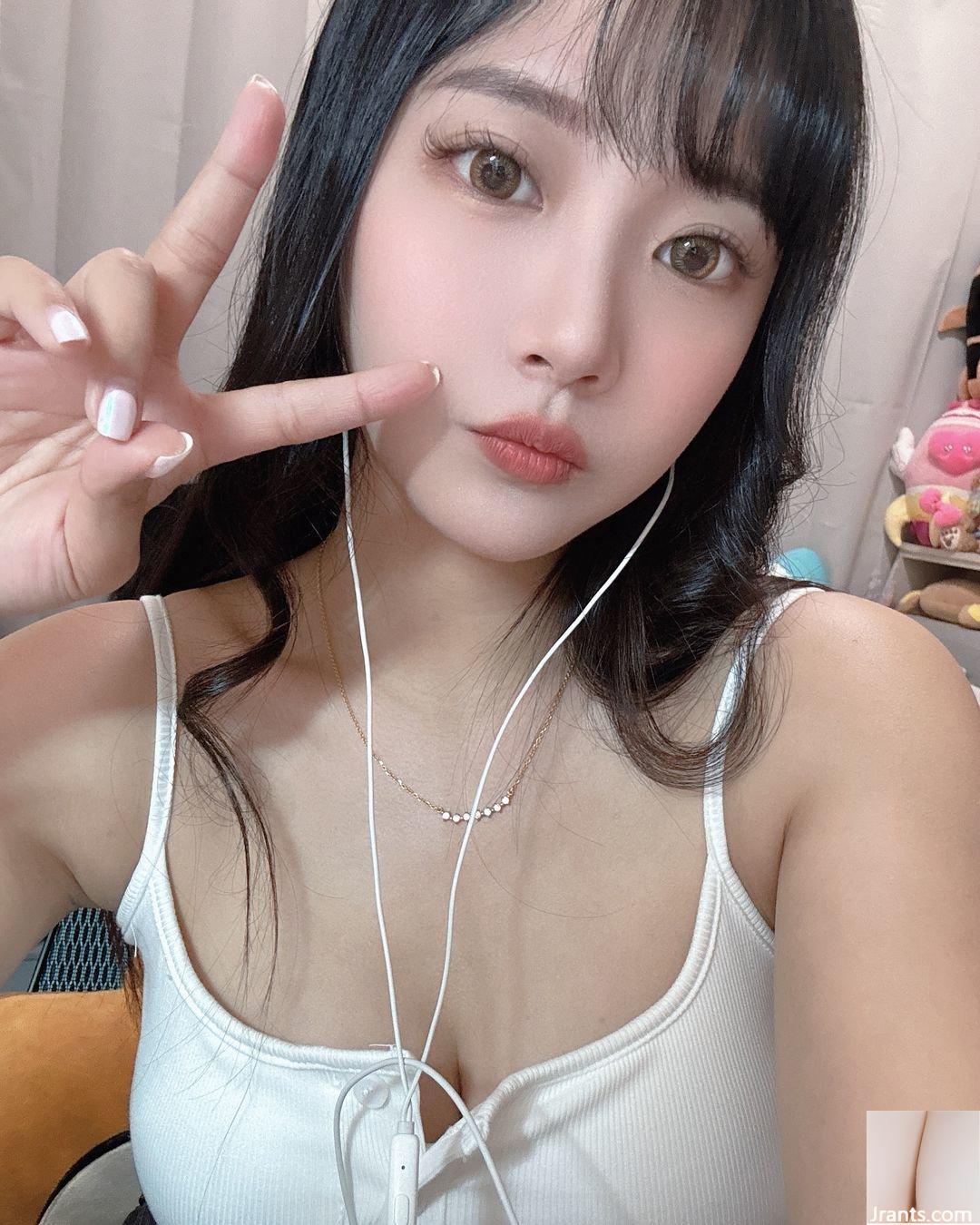 Bộ ảnh xinh đẹp của cô nàng cầu lông “Xiaopi” khiến dân tình không thể rời mắt khỏi những đường cong cơ thể bạo lực (10P) - Ảnh 4