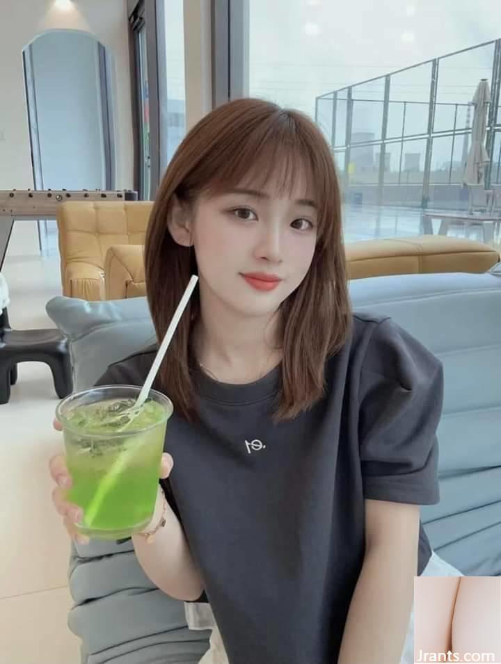 Tiếp viên selfie - Ảnh 12