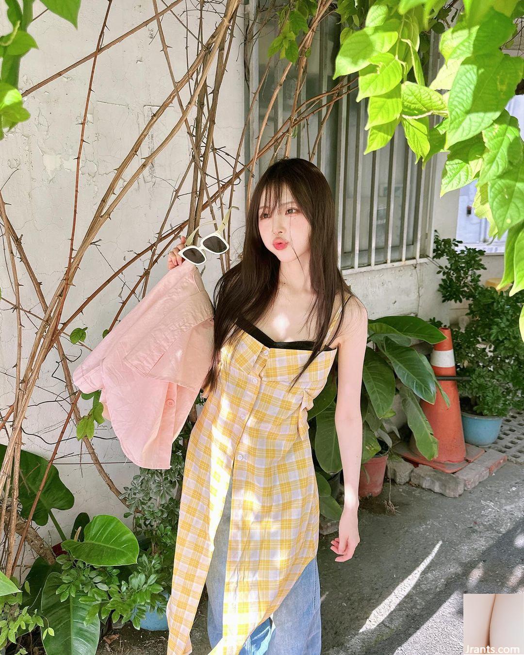 Cô gái gợi cảm “Zhao Rabbit” cười rất ngon và khoe đường cong hoàn hảo (10P) - Ảnh 4