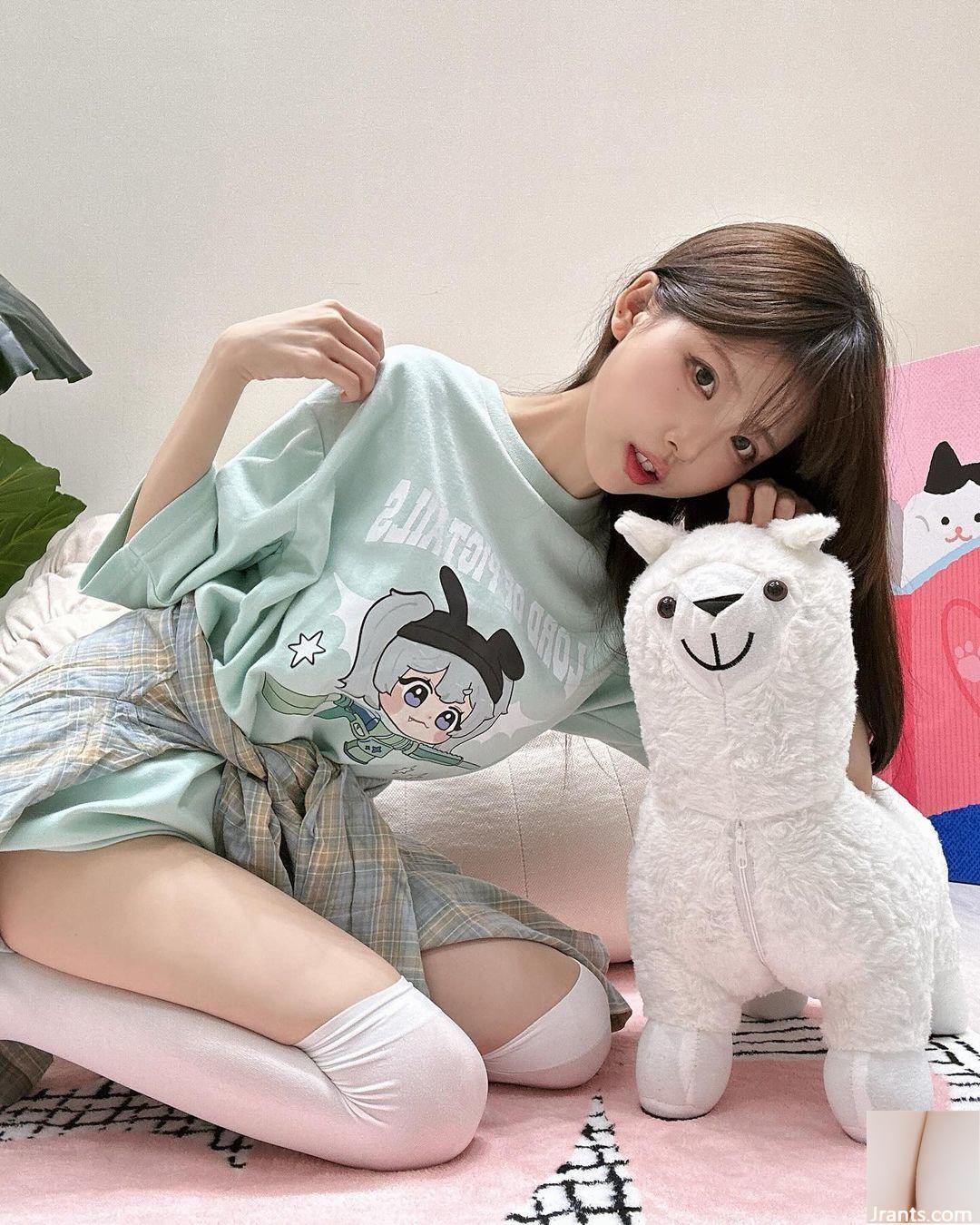 Cô gái gợi cảm “Zhao Rabbit” cười rất ngon và khoe đường cong hoàn hảo (10P) - Ảnh 6