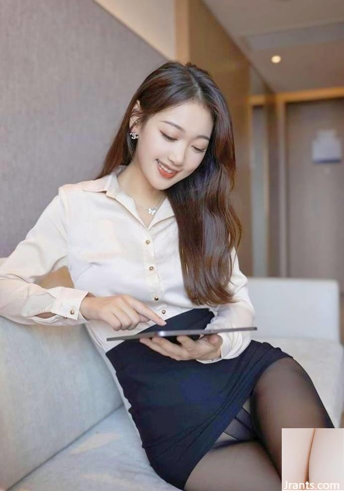 nhân viên bán hàng xinh đẹp - Ảnh 9