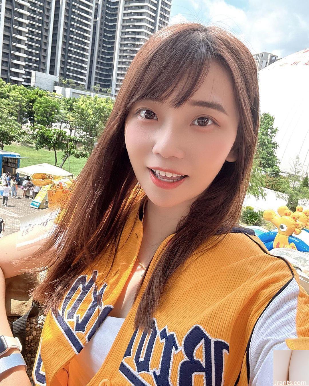 Gương mặt xinh đẹp của hot girl “Ting Ting” khiến ai cũng phải mê mẩn (10P)