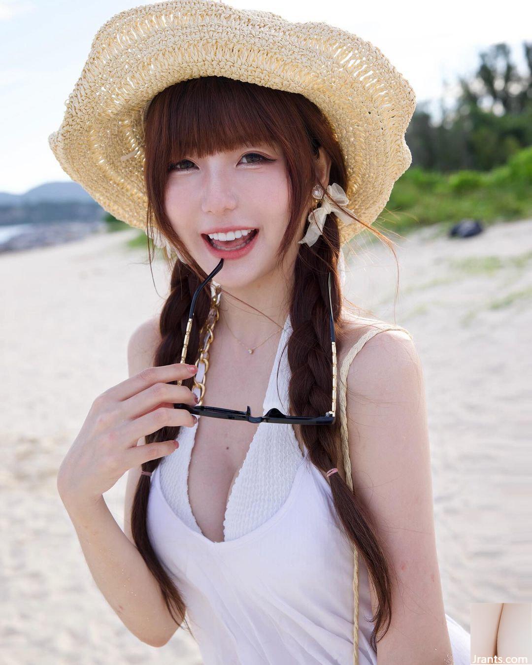 “Nhím nhỏ Yanyan” có làn da trắng, ngực săn chắc, quá gợi cảm và rãnh sâu không chịu nổi (10P)