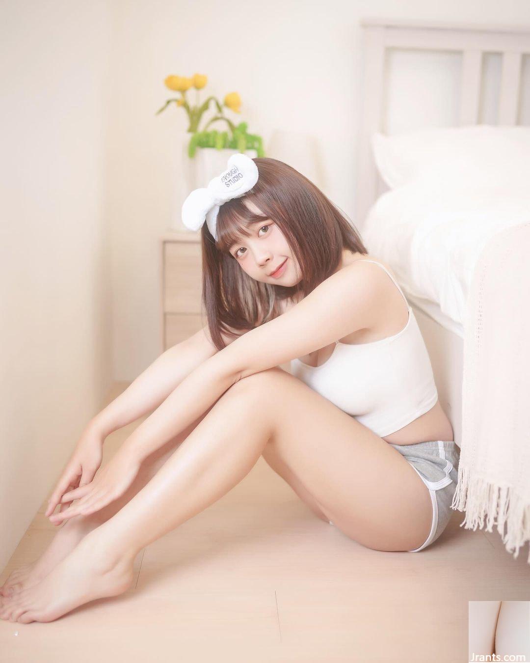 “Chloe Yiqing” là cô hầu gái quyến rũ tột bậc và cư dân mạng không thể cưỡng lại được (10P) - Ảnh 6