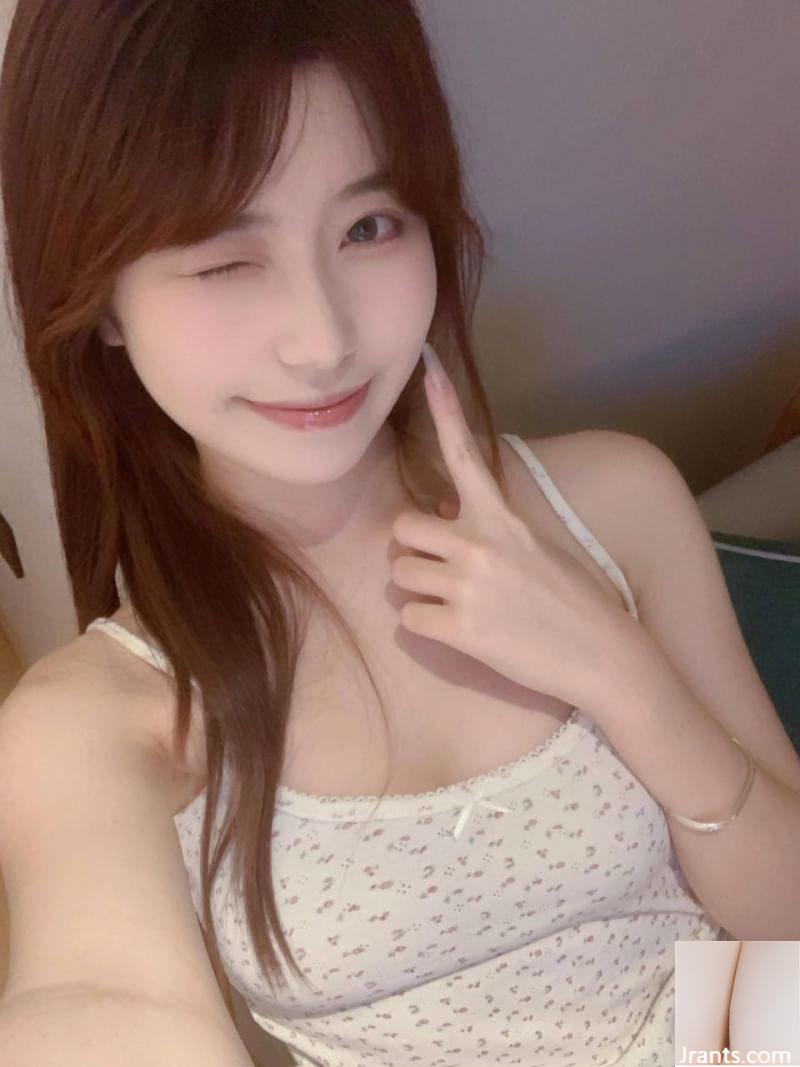 Cô gái xinh đẹp vừa mới yêu - Ảnh 2