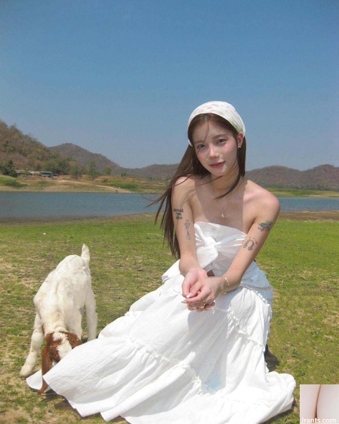 Cô gái xinh đẹp với mái tóc dài trên bãi biển - Ảnh 3