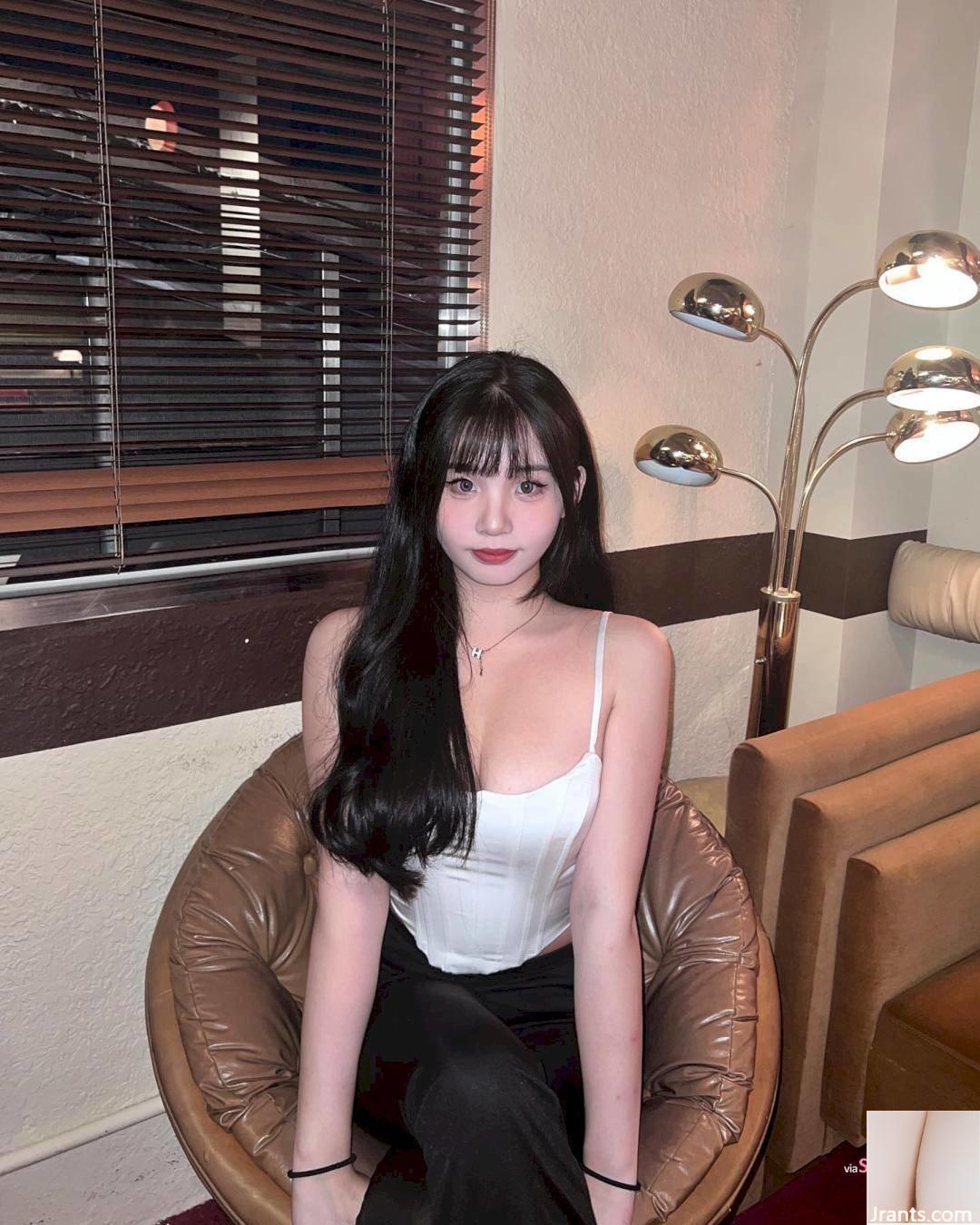 Hot girl diện bikini, đường cong duyên dáng rất hút mắt - Ảnh 12