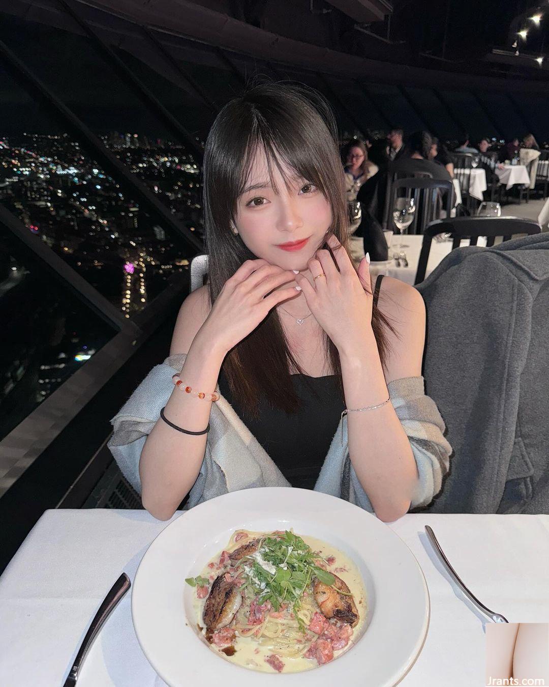 Chú ngựa nhỏ “Yuanyuan” chinh phục sự cám dỗ trong mắt đàn ông với “bộ ngực mềm mại như nước” (10P) - Ảnh 2