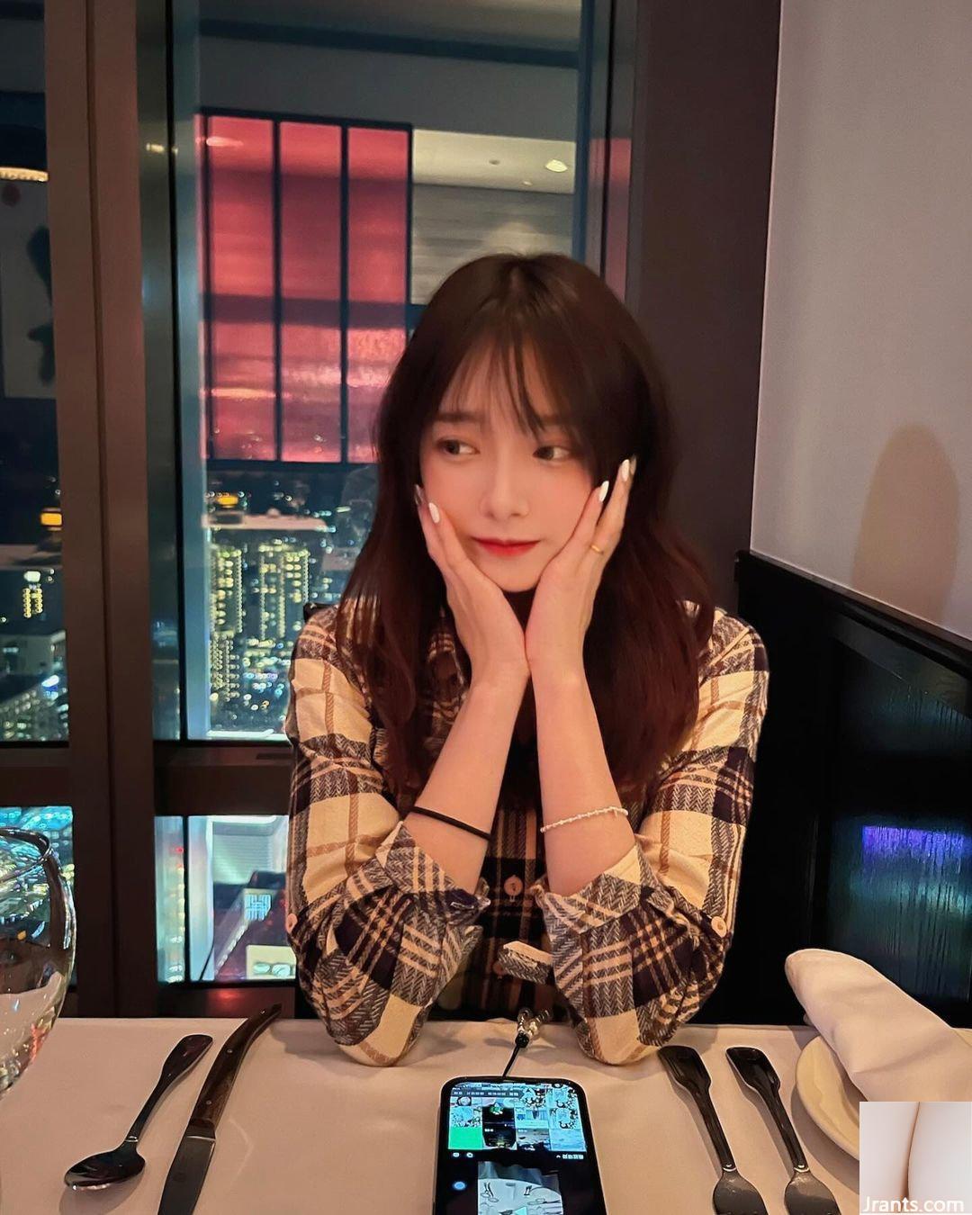 Chú ngựa nhỏ “Yuanyuan” chinh phục sự cám dỗ trong mắt đàn ông với “bộ ngực mềm mại như nước” (10P) - Ảnh 3