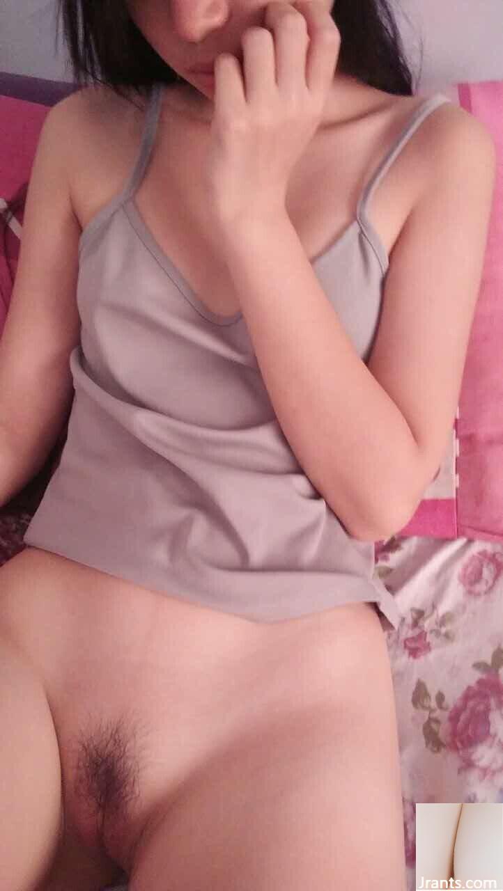 Chiếc điện thoại cũ siêu đắt mua trên mạng có một cô gái xinh đẹp chụp ảnh selfie bên trong ~ giá hời (15P) - Ảnh 5