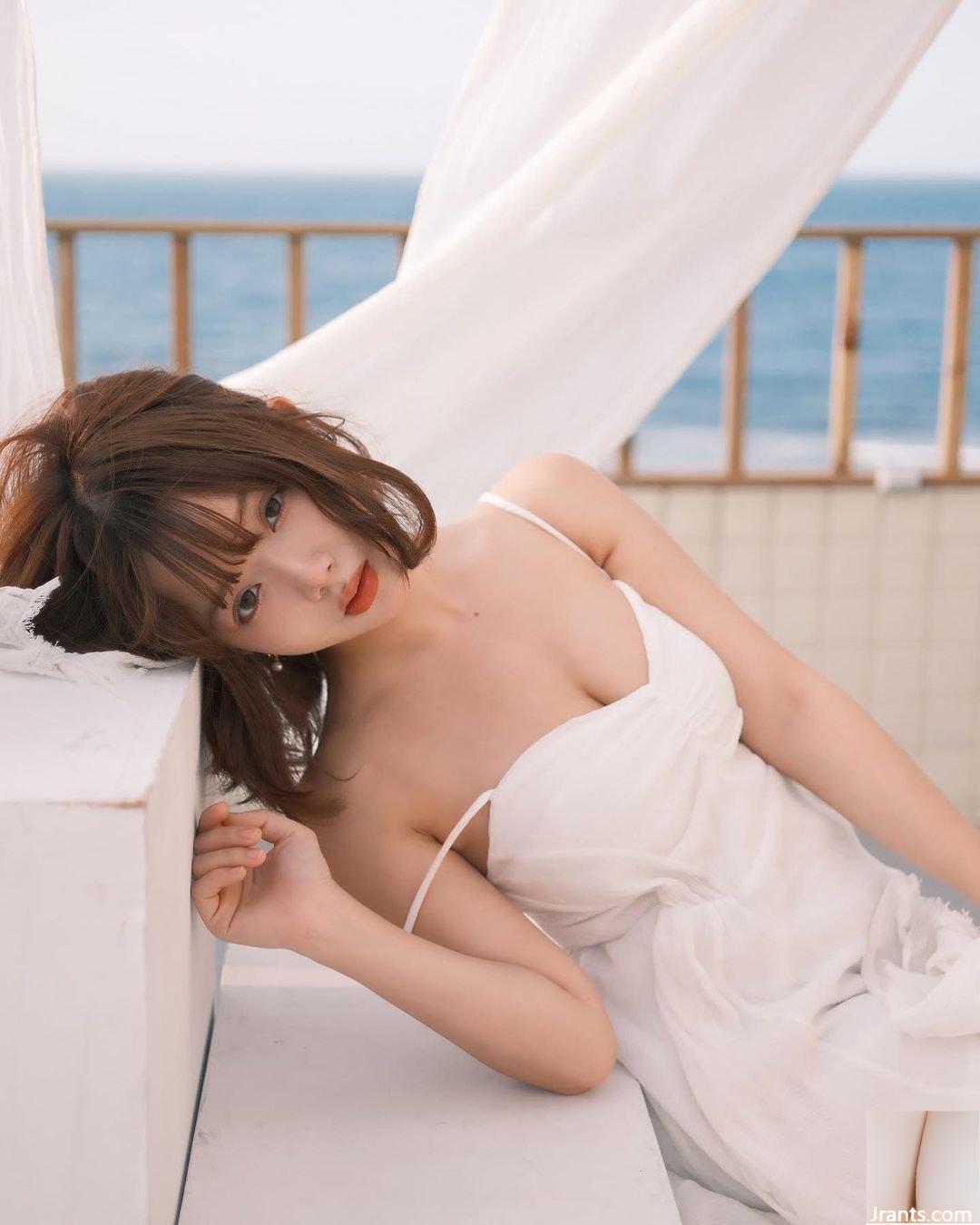 Chú ngựa nhỏ “Qianqian” có bộ ngực đầy đặn và lấp đầy cơ thể một cách hoàn hảo (10P) - Ảnh 2