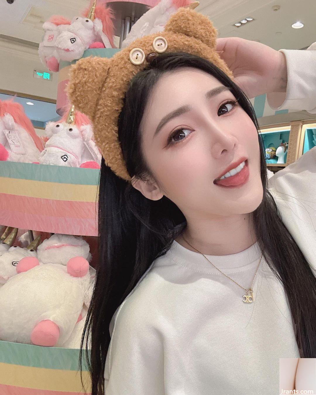 Hot girl ngực bự “Xu Wei'an” có thân hình điên cuồng và selfie ngọt ngào với nụ cười siêu dễ thương (10P) - Ảnh 5