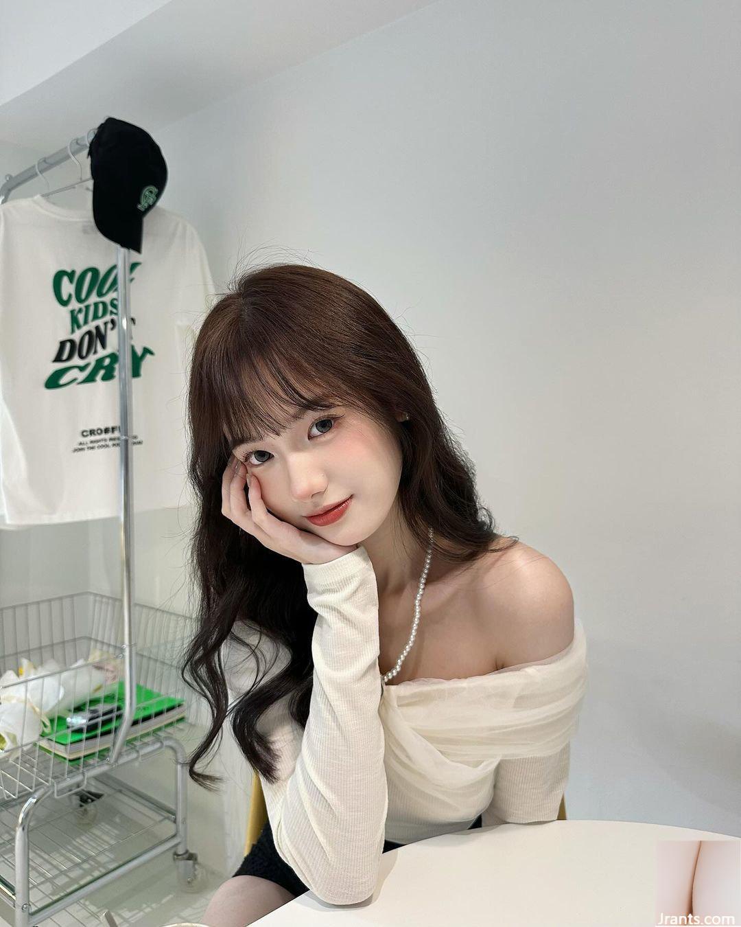 Hot girl “Yixuan” có đôi mắt to và nụ cười siêu ngọt ngào hút mắt (10P) - Ảnh 6