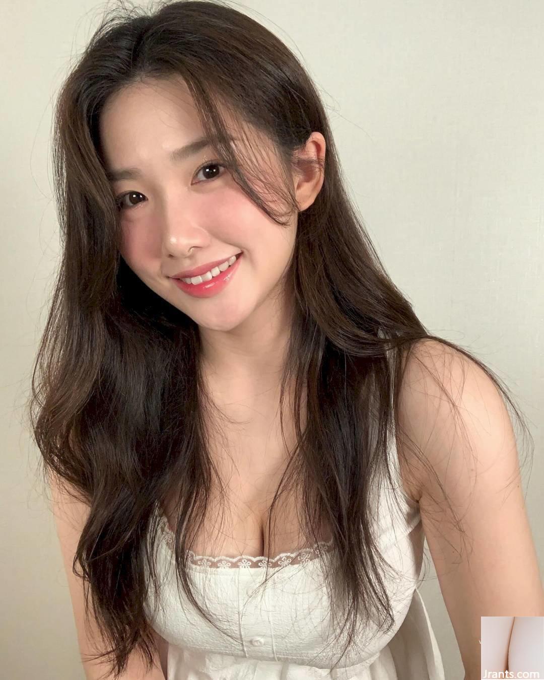 Nụ cười ngọt ngào và thân hình nóng bỏng - Ảnh 7