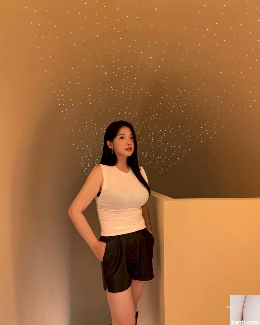 Nụ cười ngọt ngào và thân hình nóng bỏng - Ảnh 8