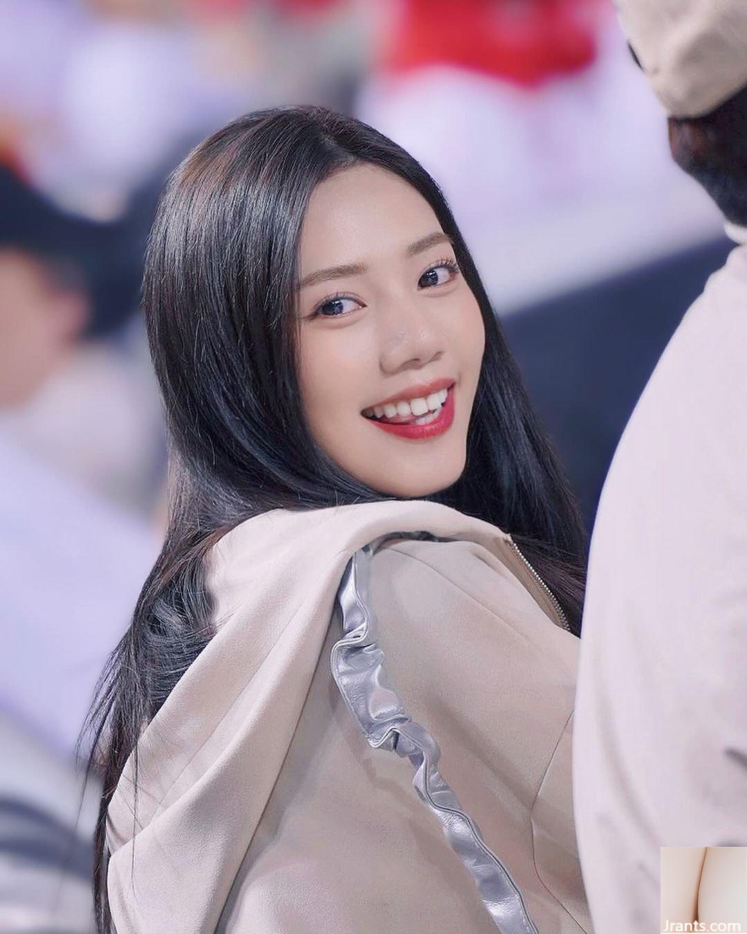 Hot girl “Lin Xialei” có đôi mắt to long lanh và nụ cười rất ngọt ngào (10P) - Ảnh 7