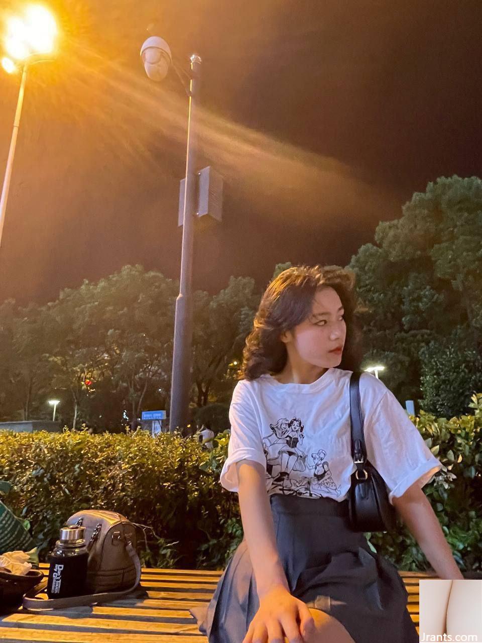 Nữ sinh đại học và bạn trai selfie sex (12P) - Ảnh 3