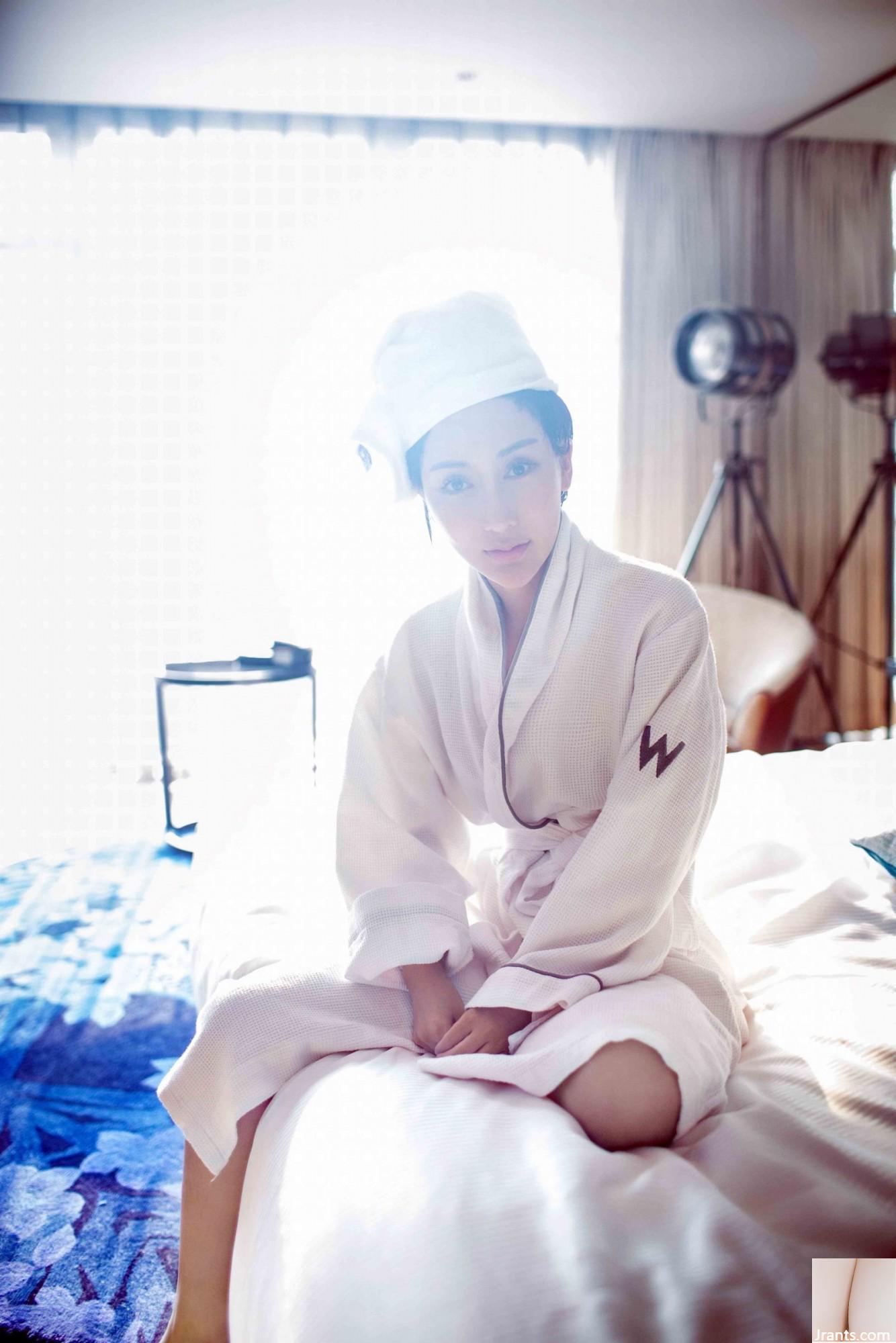 (Cô gái báo chí) Liang Qiqi (40p)