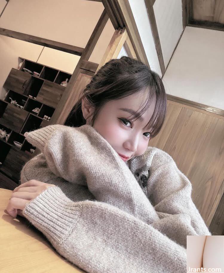 Helen chụp ảnh riêng tư