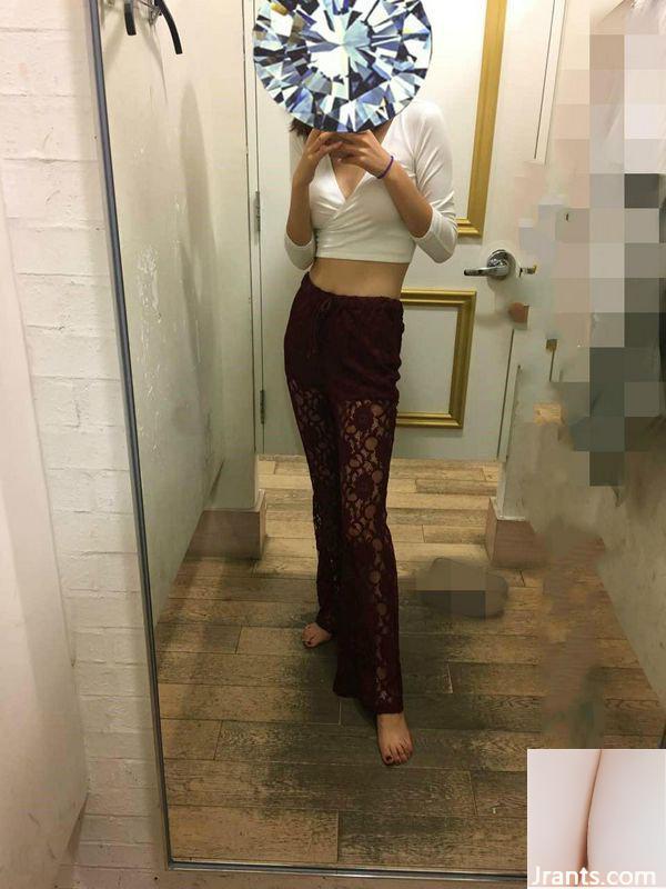 Người phụ nữ trẻ trưởng thành(18P)