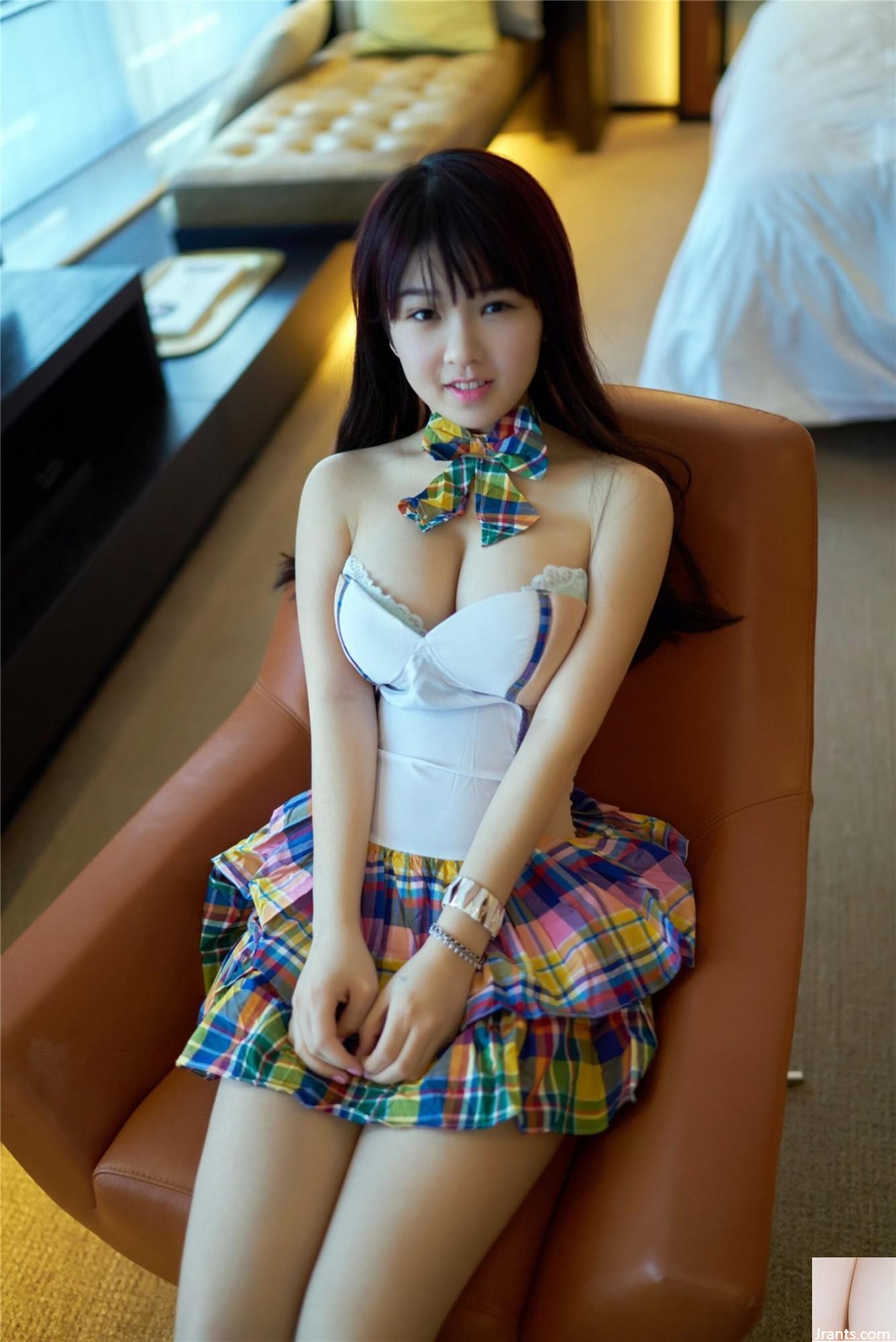 (Cô gái báo chí) Cô gái xinh đẹp (36P) - Ảnh 5