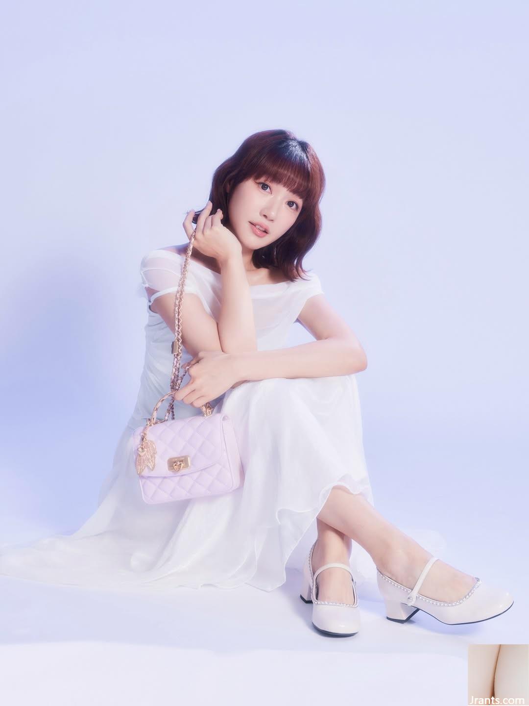 “Yangyang Lynn” Khuôn mặt tinh tế và nhân vật hoàn hảo thu hút vô số người hâm mộ (10p) - Ảnh 2